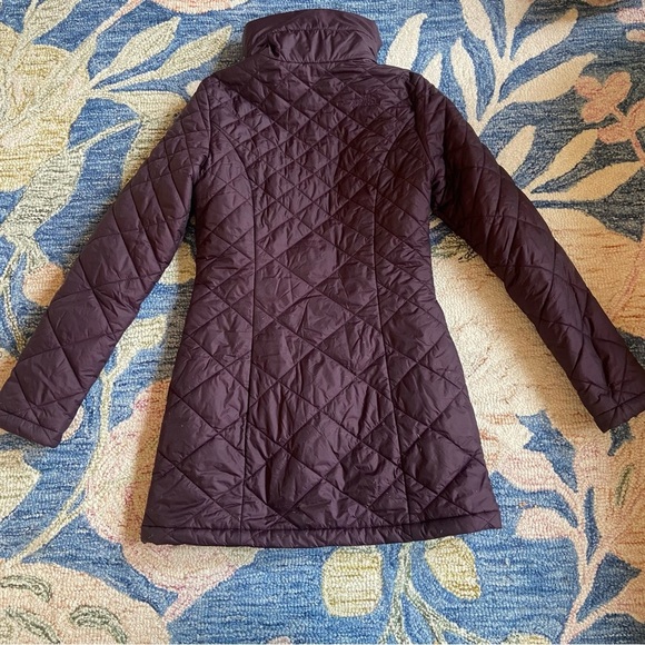 The North Face Lightweight Puffer Jacket XS Eggplant Purple Thermoball Mid Thigh - Picture 2 of 6